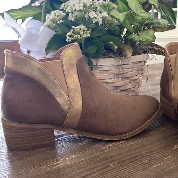 Lightly warn booties - Picture 2 of 3